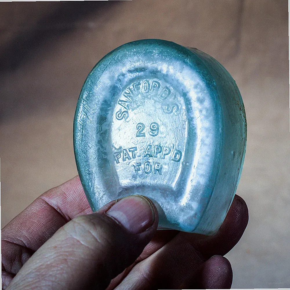 Antique Sanford’s No 29 Horseshoe Aqua Glass Inkwell Dug Bottle c1890