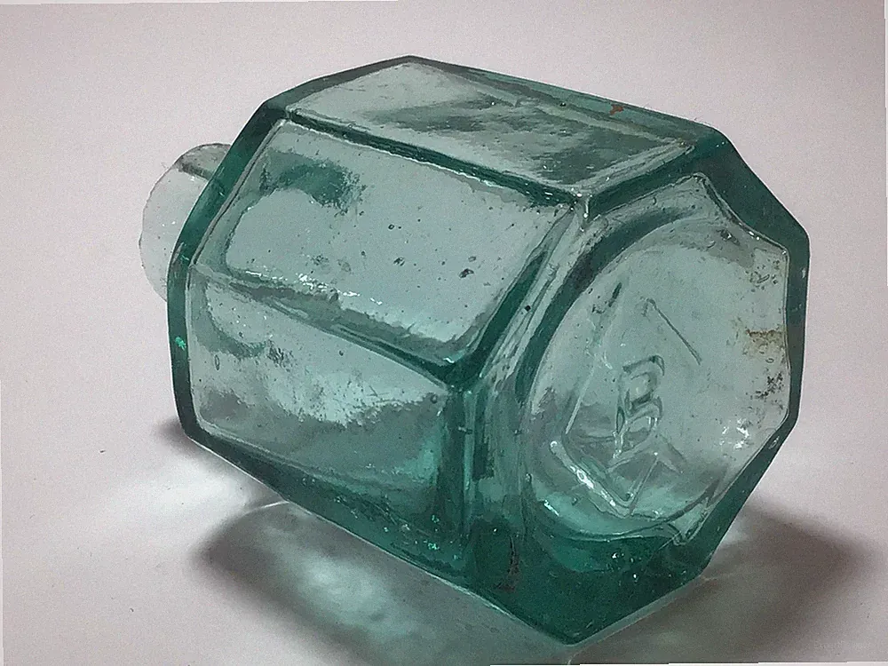 Superb DARK AQUA Old Octagonal Embossed BATESON BROS Shear Lip Ink Bottle